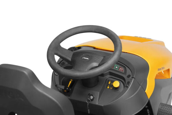617e3538c6fc62fc2abadac862fd5e88ff8aa2d_Estate798W_2T0830481ST1_detail6_web.jpg STIGA Estate 798 W Petrol Lawn Tractor