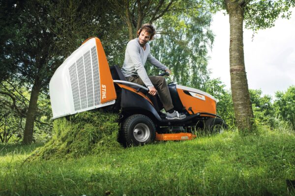 imgi_6_10313 STIHL RT 6112 ZL Ride-On Mower