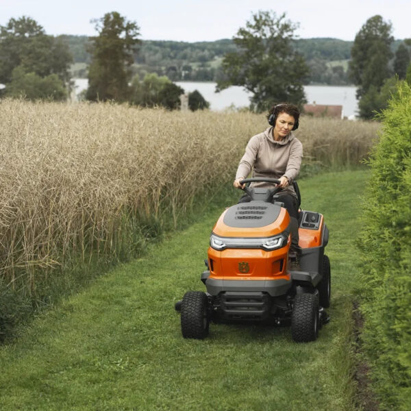 iu-119662.jpg Husqvarna TS 215T Garden Tractor